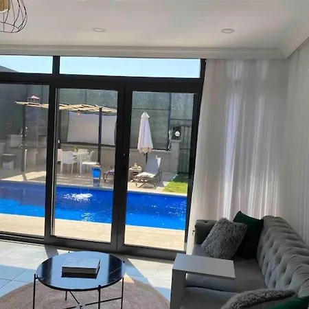 Crystal De-luxe فيلة فتحية