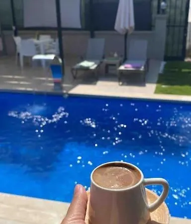Crystal De-luxe فيلة *