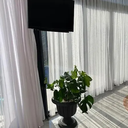 Crystal De-luxe فيلة