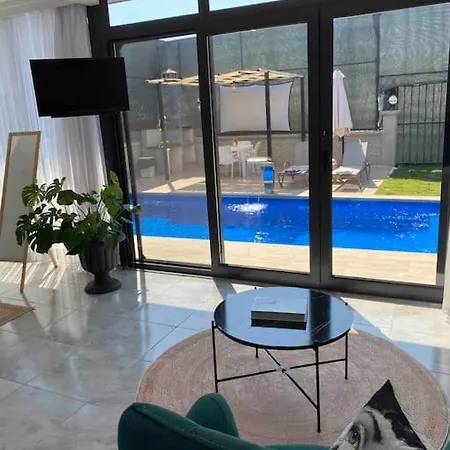 فيلة Crystal De-luxe *